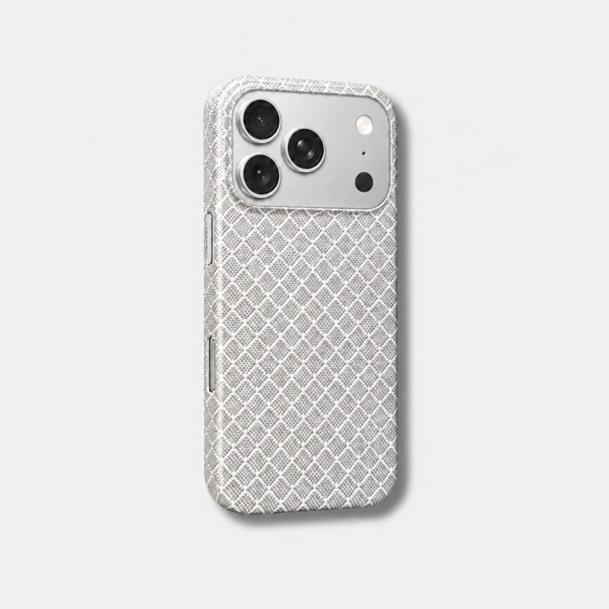 Coque iPhone blanche HALO MAILLE Fibernium, tissage carbone et aramide à losanges, pour iPhone 17 Pro et iPhone Air