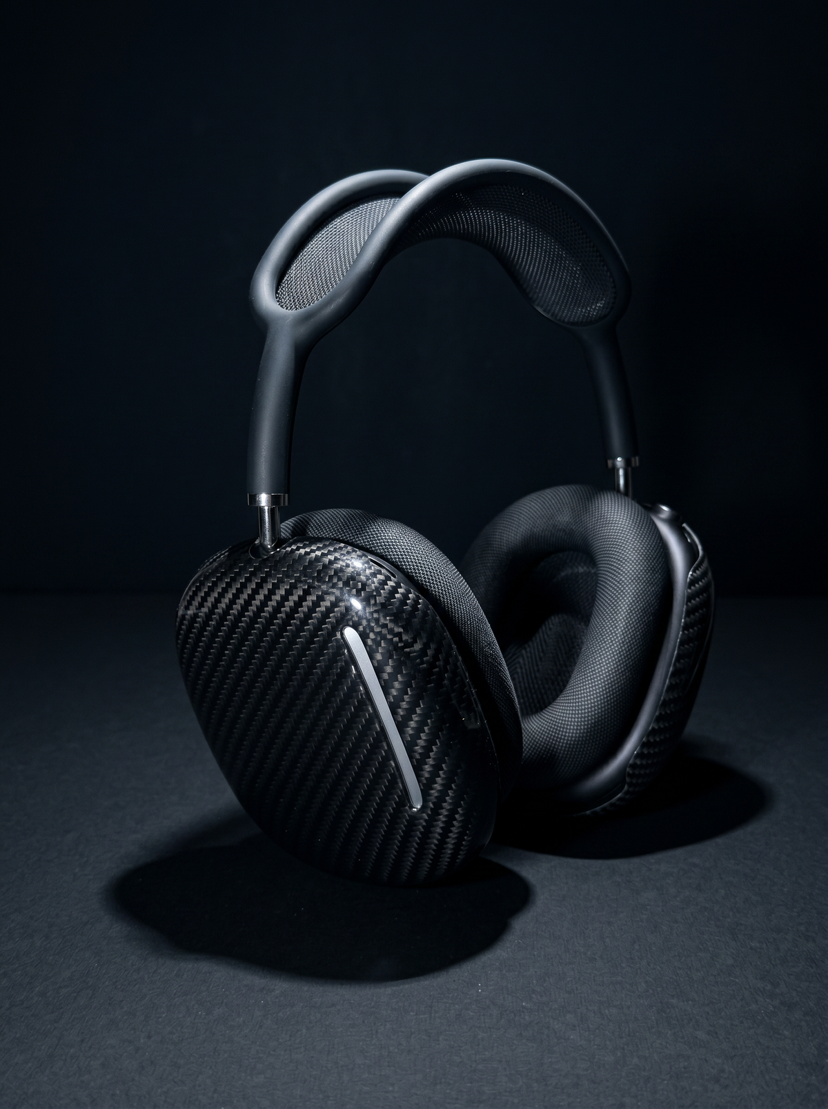 Coques en carbone forgé et en fibre de carbone tissée Fibernium, comparaison des deux finitions