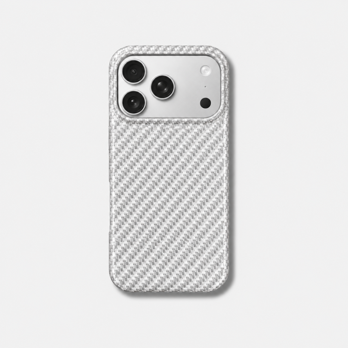 Coque iPhone HALO GIVRE Fibernium, vue de dos, fibre de verre blanche tissée effet carbone, plateau photo apparent