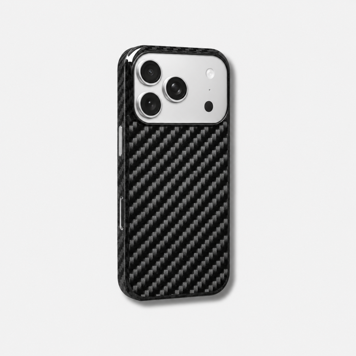 Coque iPhone HALO FIBRE Fibernium, vue de trois quarts, fibre de carbone tissée, plateau photo apparent