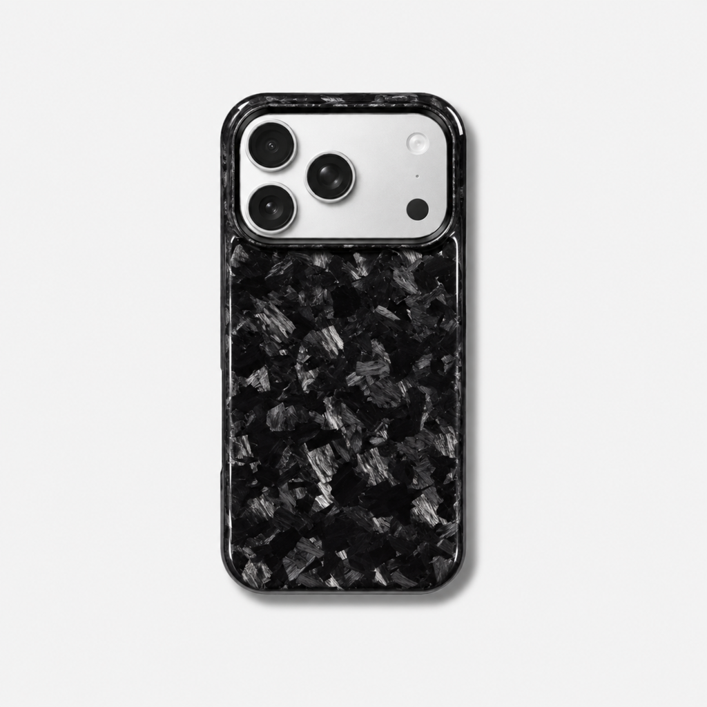 Coque iPhone HALO FORGE Fibernium, vue de dos, carbone forgé, plateau photo apparent