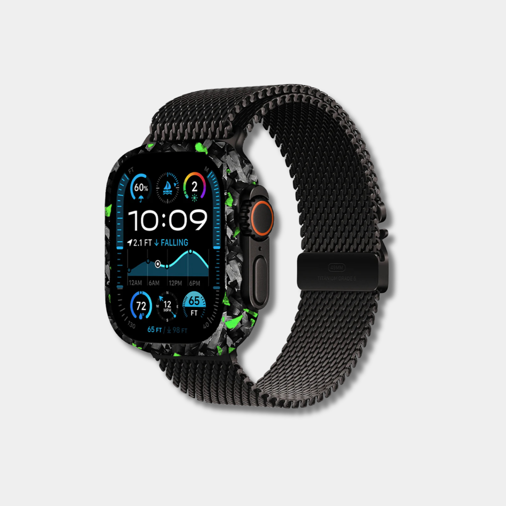 Coque Apple Watch en carbone colorée de la marque Fibernium, montrant le design robuste et la texture en fibre de carbone.