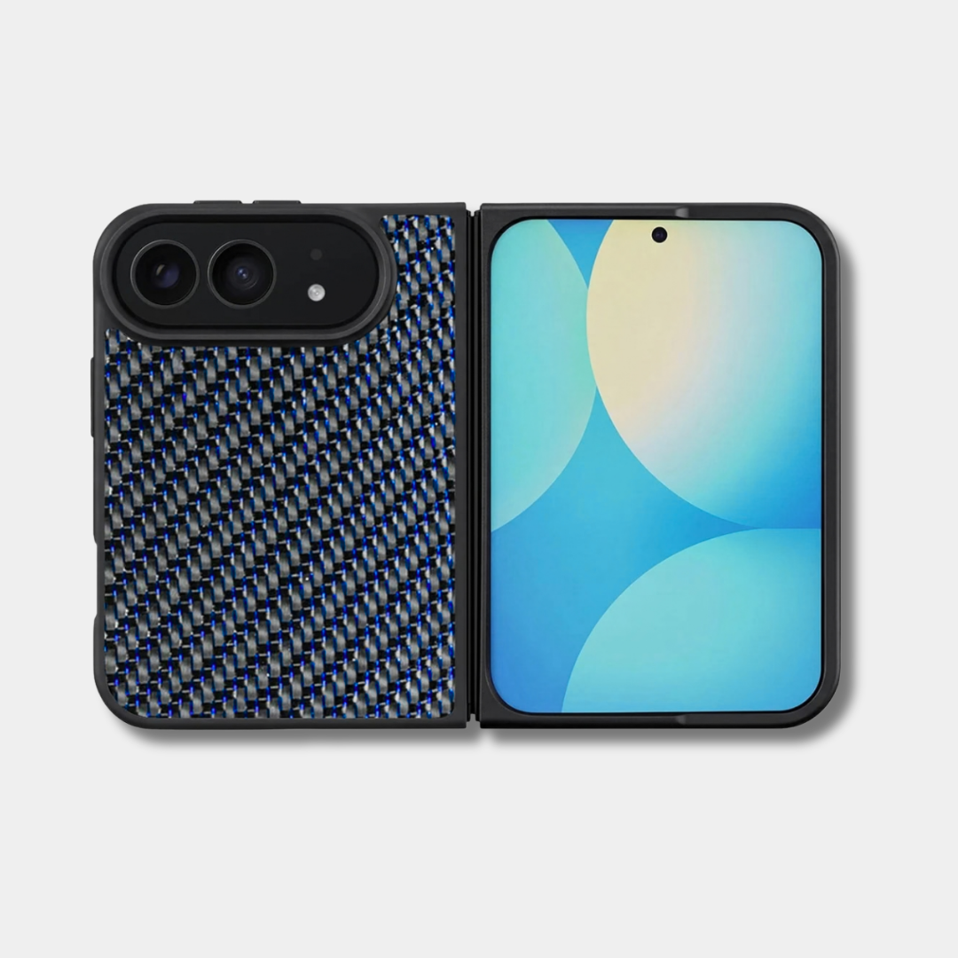 Coque iPhone Duo en fibre de carbone tissée colorée, teinte bleu, ouverte à plat, dos et écran