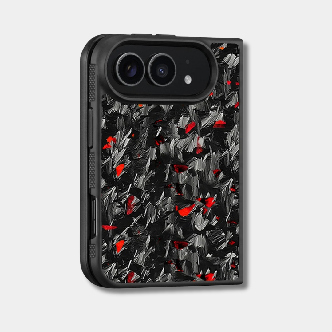 Coque iPhone Duo en carbone forgé BRUTE coloré, teinte rouge, de trois quarts