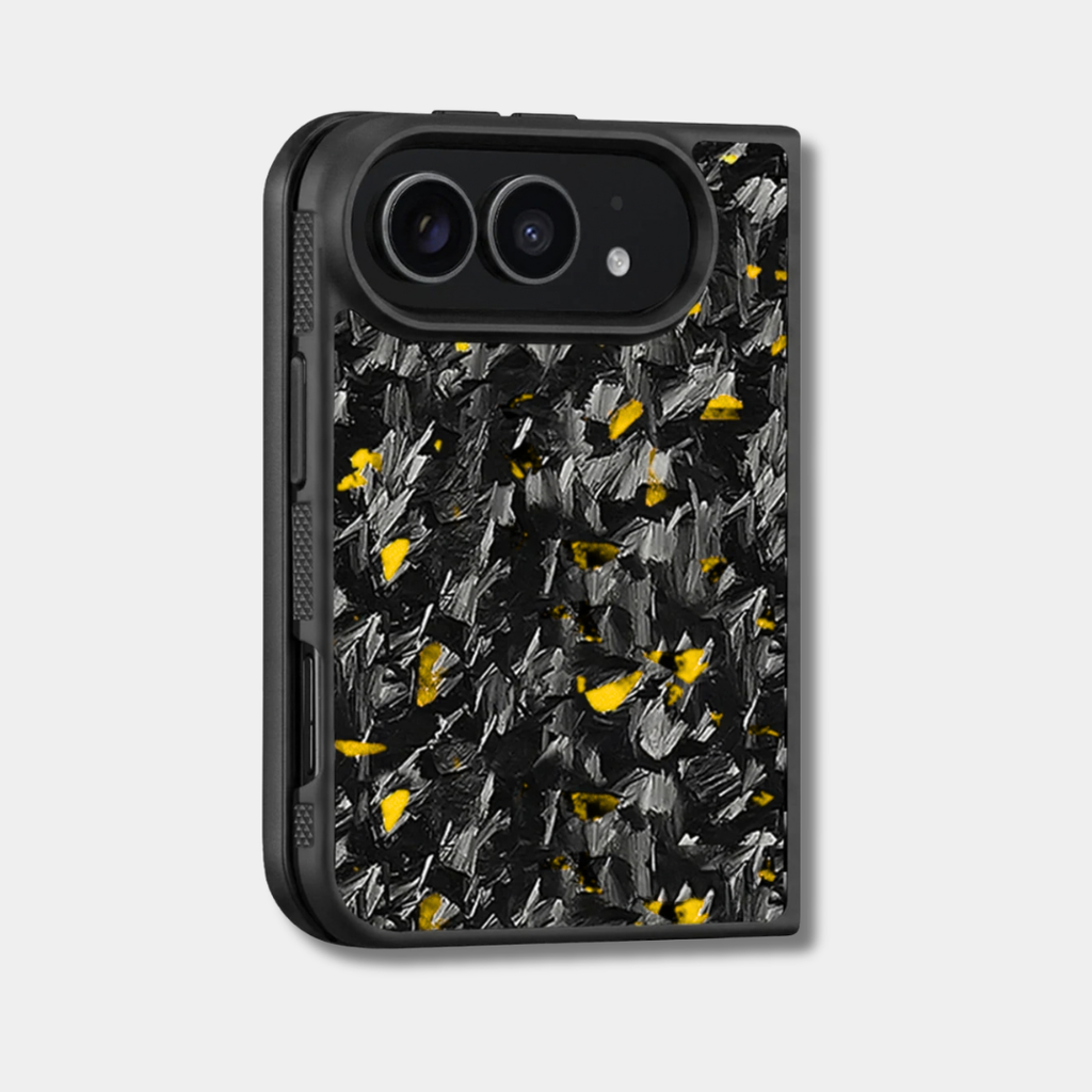Coque iPhone Duo en carbone forgé BRUTE coloré, teinte or, de trois quarts
