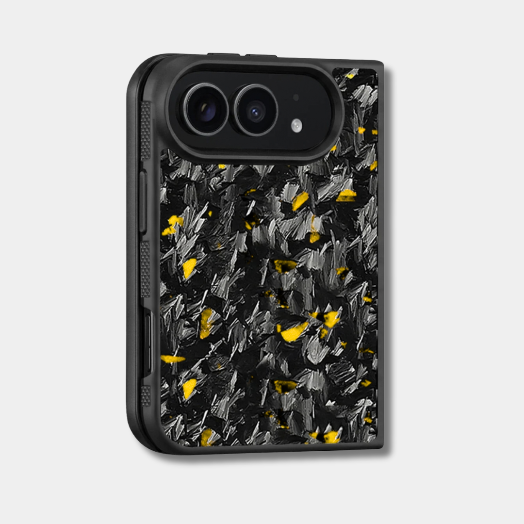 Coque iPhone Duo en carbone forgé BRUTE coloré, teinte or, de trois quarts