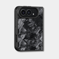 Coque iPhone Duo en carbone forgé noir Fibernium, de trois quarts