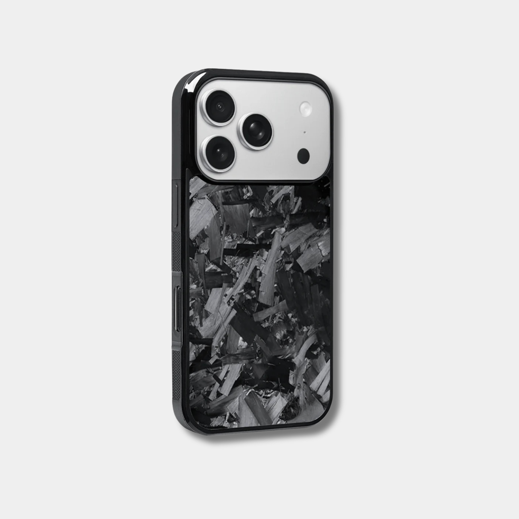 Coque en fibre de carbone Fibernium pour iPhone Apple, design durable et élégant, vue de face avec détails du matériau.