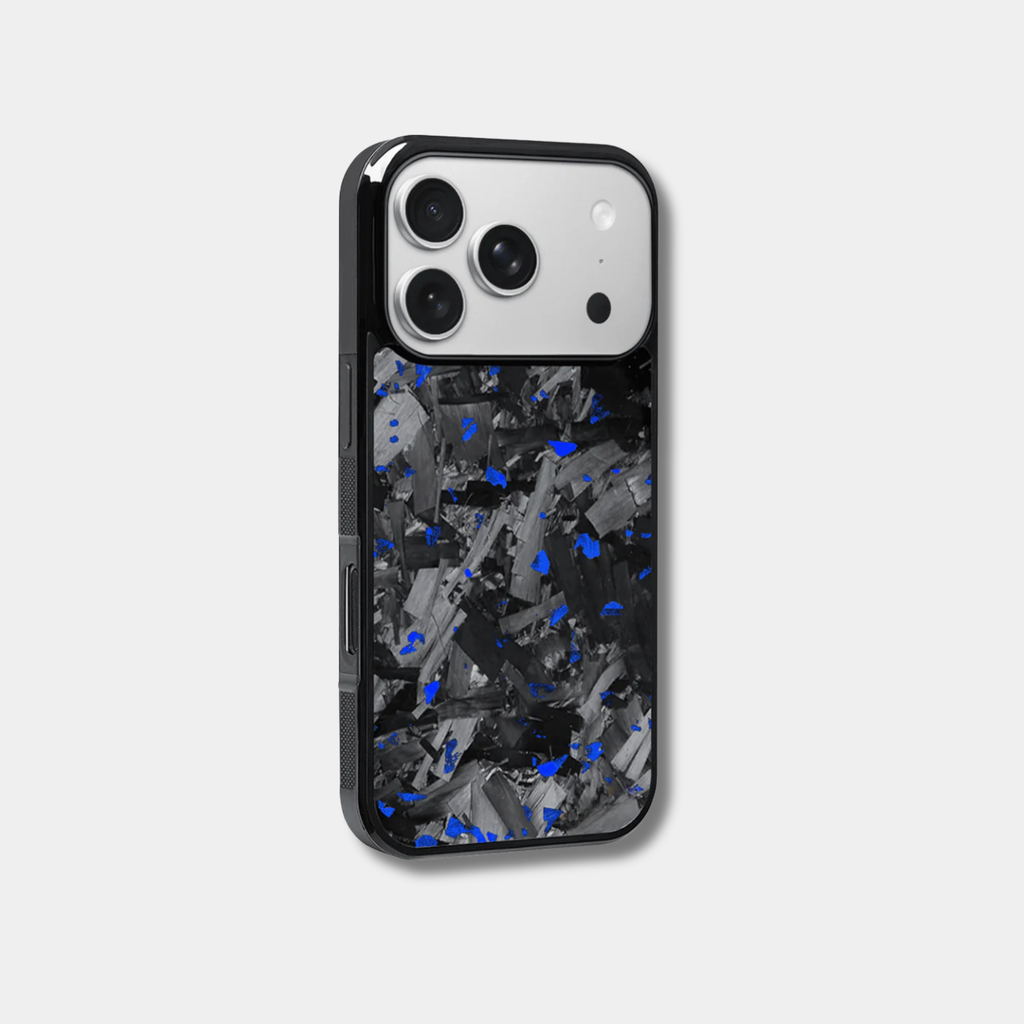 Coque Apple iPhone en carbone FORGE de Fibernium, colorée, avec finition texturée et protection élégante pour smartphone.