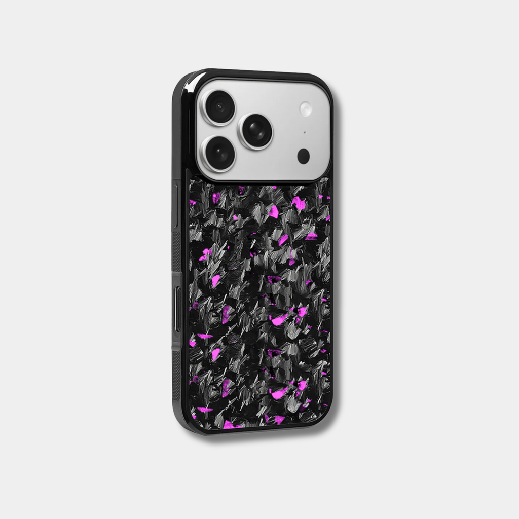 Coque Apple iPhone Carbone BRUTE Rose de Fibernium, édition limitée, avec finition en fibre de carbone et design élégant.
