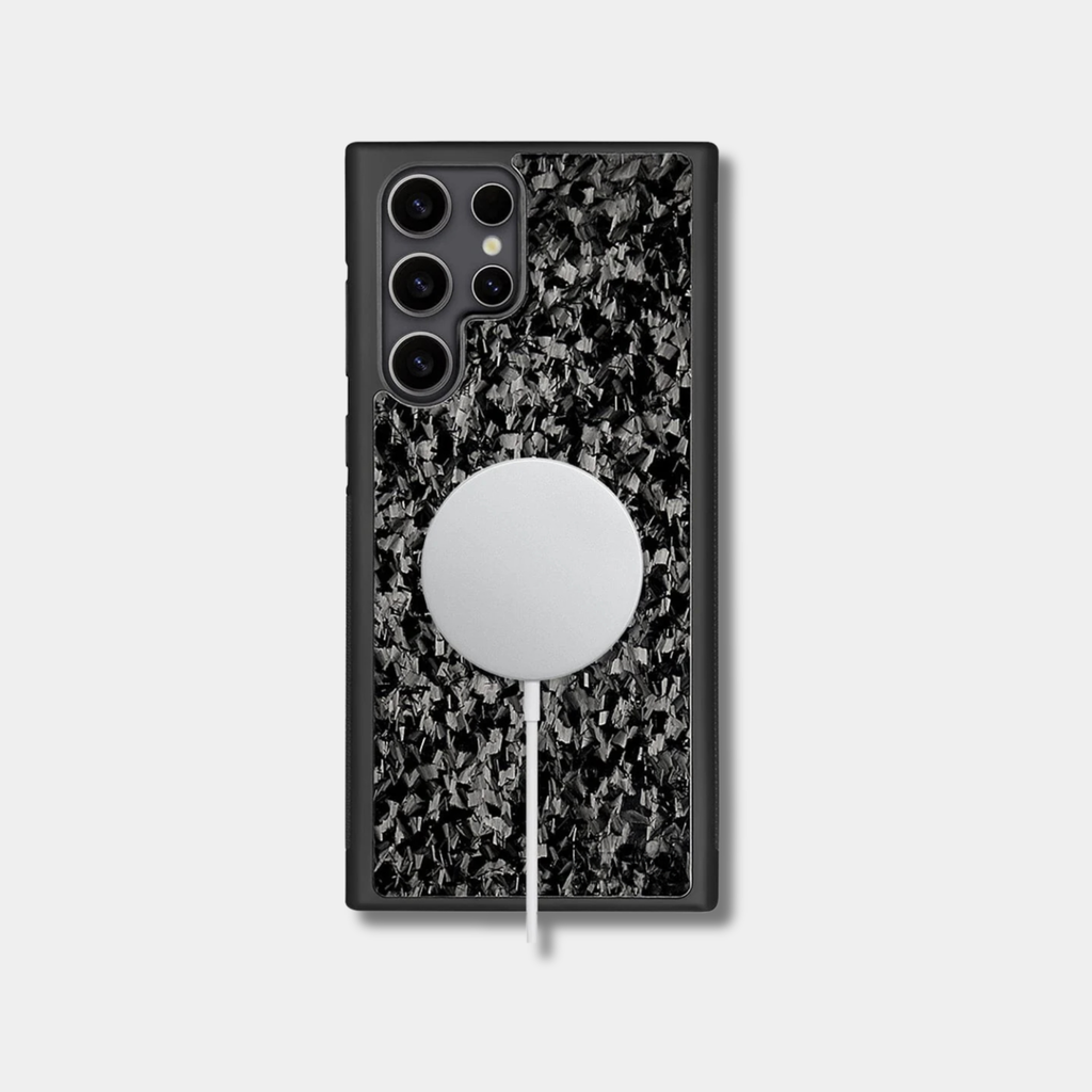 Coque Samsung Carbone BRUTE de Fibernium, protection en fibre de carbone noire, vue de face avec détails de la texture.